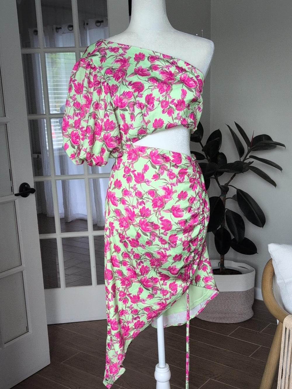 Dee Elly Floral One-Shoulder Asymmetrical Cut Out Dress- Pink on Mint Medium